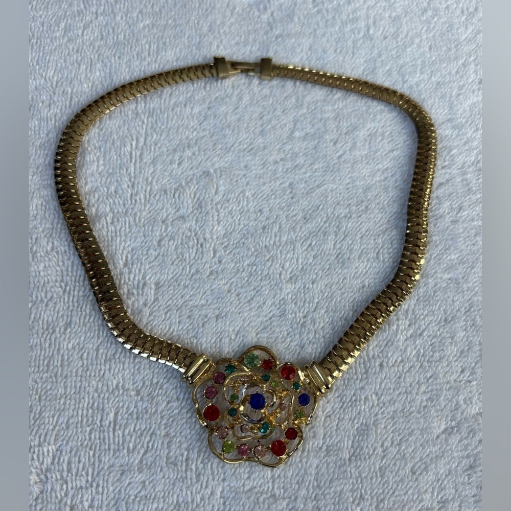 Vintage Gold Tone Statement Necklace Multi Color Rhinestone Rose Flower Collar - Picture 6 of 9